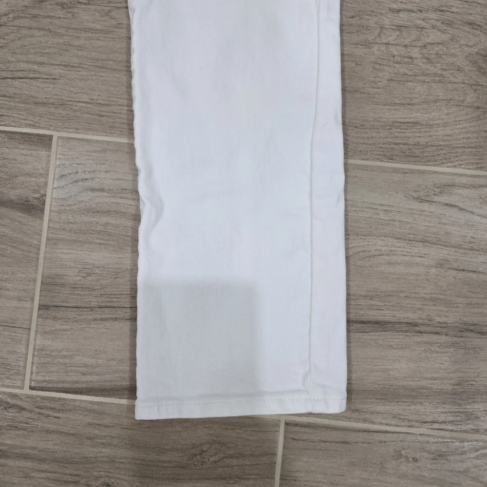 Women's White Levi's Jeans - Picture 5 of 16